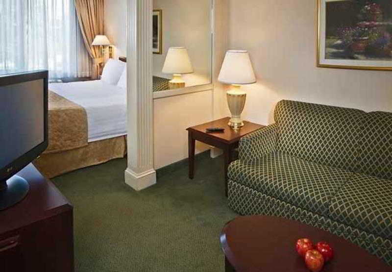 Springhill Suites By Marriott Philadelphia Willow Grove Room photo